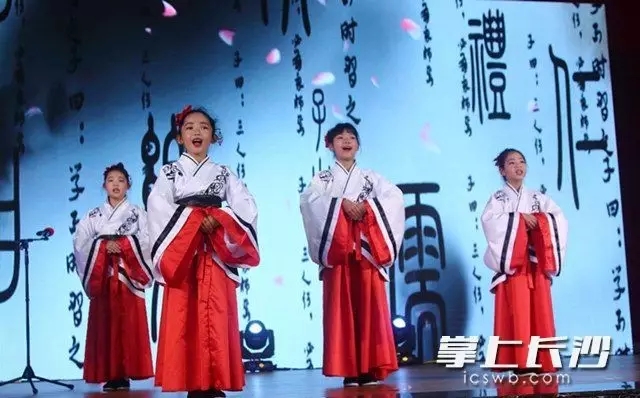 笨狼,笨狼文化新闻-【消息】如何让孩子爱上阅读，听听笨狼妈妈怎么说